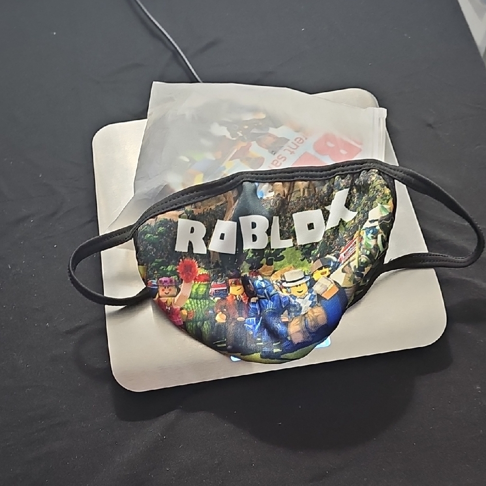 Roblox Graphic Face Mask
